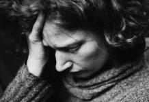 SIGNALI KOJE PREMINULE OSOBE ŠALJU: Poznati medij tvrdi da je to ZNAK da su tu i da nam žele nešto poručiti