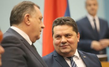 Vučić preko svojih medija plasirao, kakve su mu namjere: Interpol raspisao potjernice za Dodikom i Stevandićem, ali…