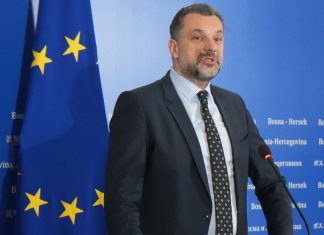 Ne laje cuko sela radi: Konaković stao u principijelnu zaštitu Nikšića, a onda za sve optužio novinare i branio sebe?!