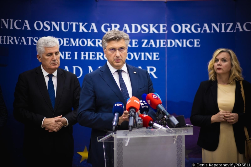 92e762b257e954c7b1e4f676d1208aff