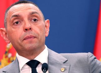 Vulin žestoko izvrijeđao studente koji su se okupili u Banjoj Luci: “Poselamio vas sve Naser Orić”