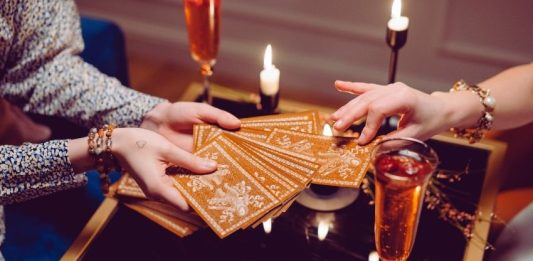 PLIVAĆE U NOVCU,ALI I U LJUBAVI: Za ova tri znaka zodijaka sledi blagoslov zvezda!